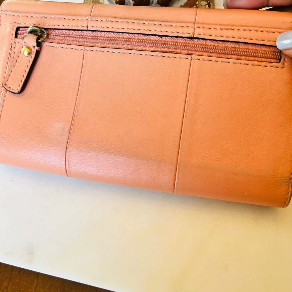 Coach Elegant Peach Smooth Leather Clutch/Wallet w/Gold-Tone Hardware (GUC) - Picture 6 of 10